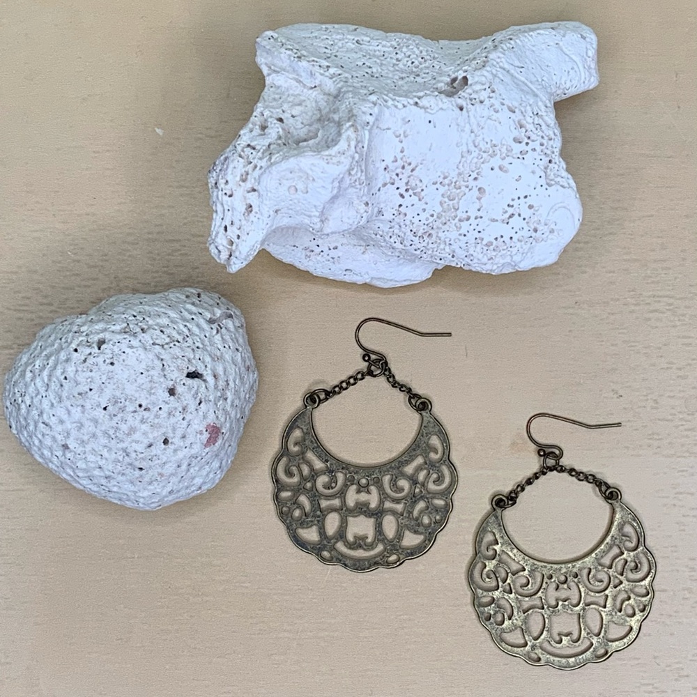 Lucky bronze colored earrings